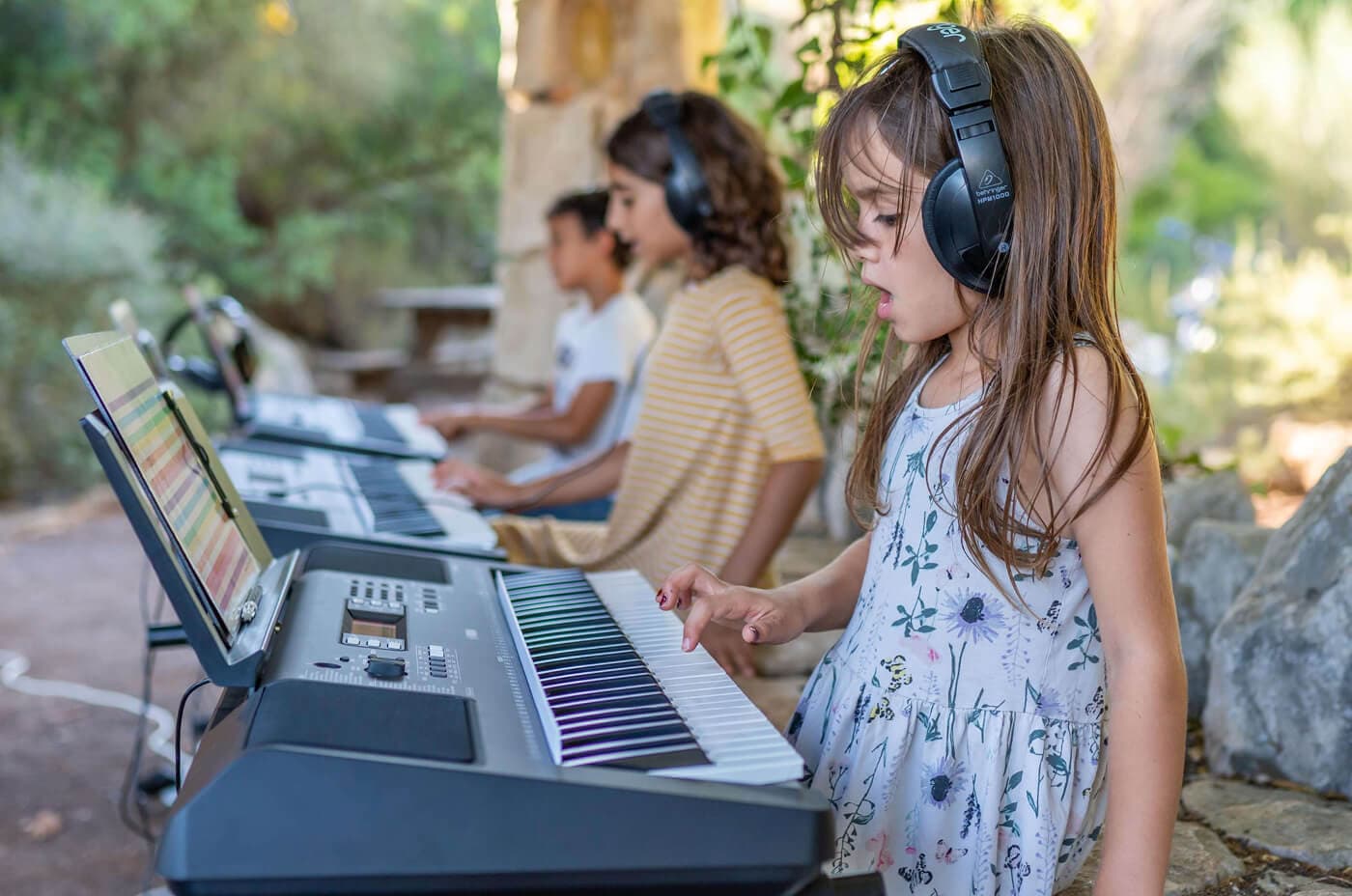 בעיר ובכפר (1)